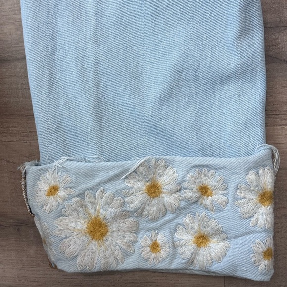 Driftwood Colette Stretch Denim Embroidered Daisy Cuff Crop Jeans Size 16 L27 - Picture 9 of 12
